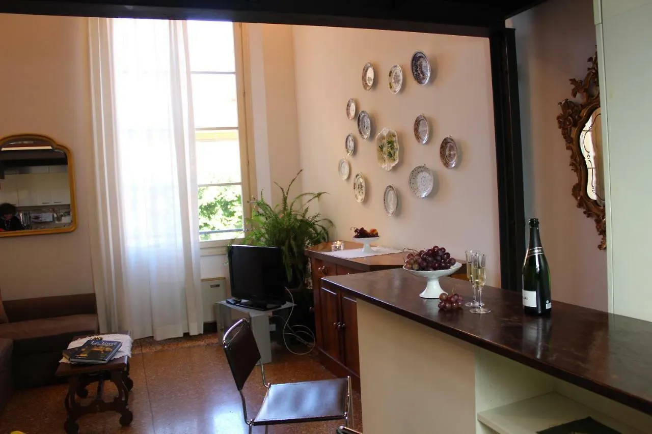 ボローニャPalazzo Bernacchi Open Spaceアパートメント アパート ボローニャ
